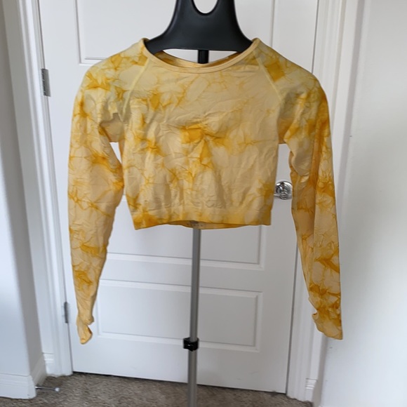 NEW Yellow Tie Dye Print Crop Tee & High Waisted Leggings Size L - Picture 4 of 8